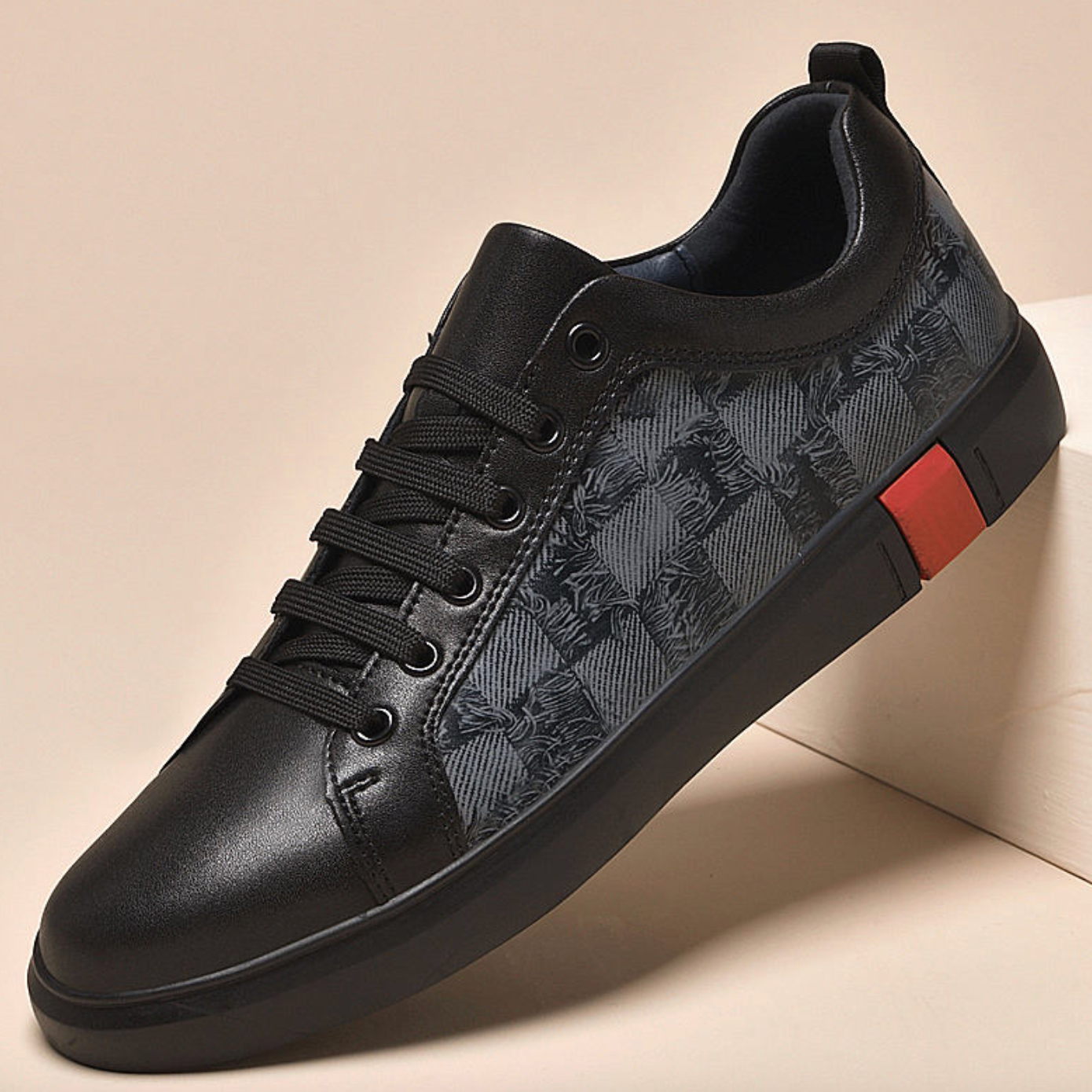 Men’s Lightweight Leather Casual Shoes – Breathable Korean-Style Flat Shoes for Spring & Autumn